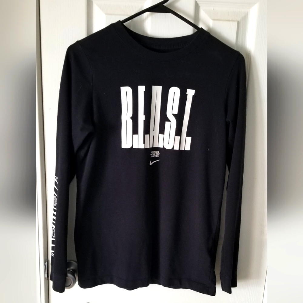 Boys Nike XL shirt